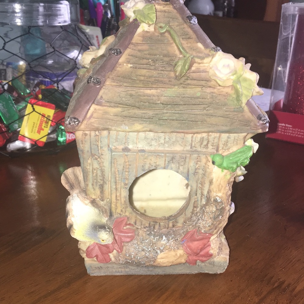 White Rose Bird House 🏠